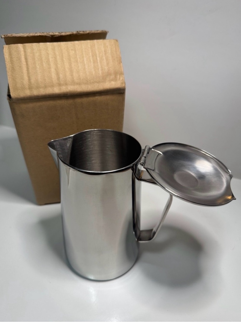 NIB Stainless Steel 18/10 Coffee Pot / beverage server made Pakistan 20oz (c) - Picture 3 of 3